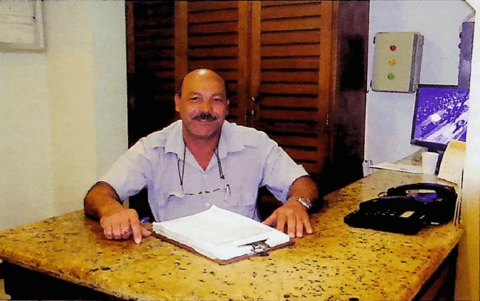 Josemar Ferreira Tavares Foto de Josemar Ferreira, no balcão da portaria
