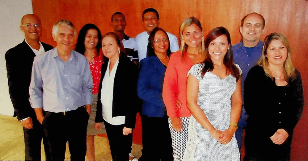Foto com equipe de back office da Lowndes