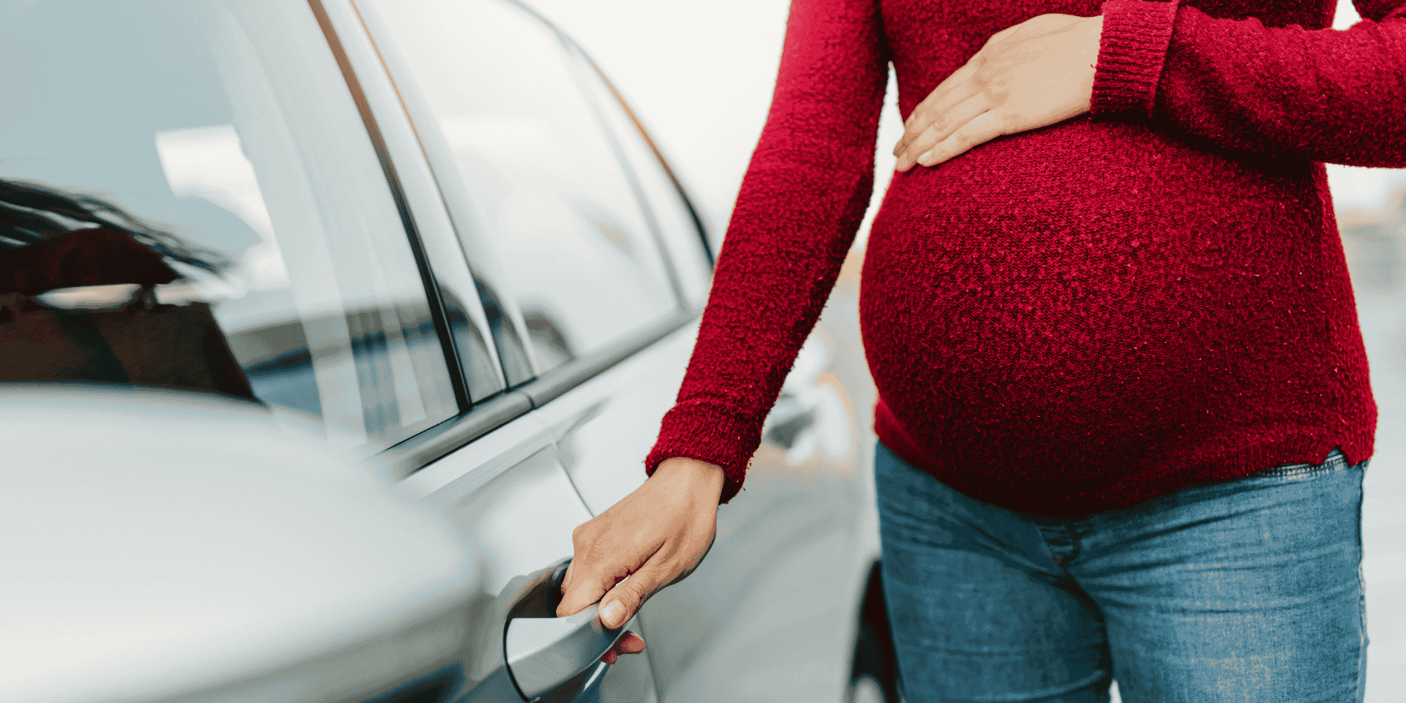 Gestantes têm direito à vaga de garagem no condomínio? Entenda a decisão judicial e o que os síndicos devem fazer